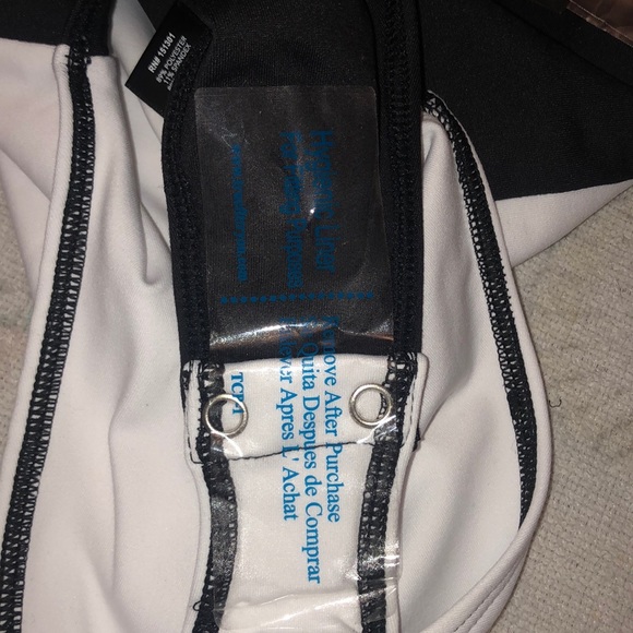 NEW! Good American Bodysuit Size 0 - Picture 7 of 10